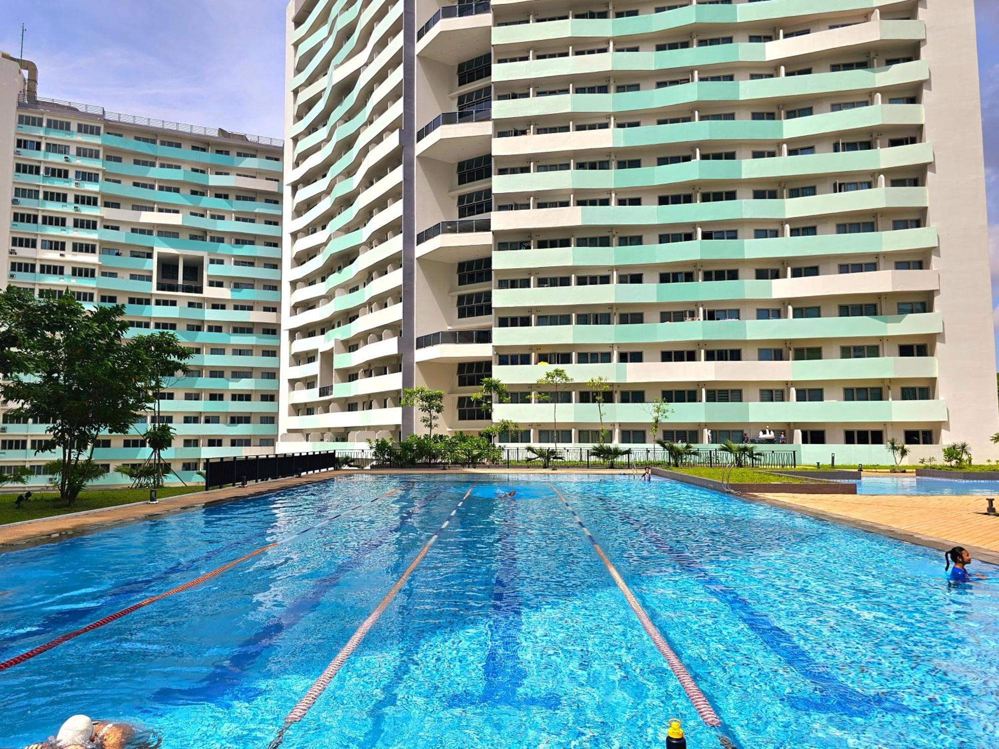 Acellyne'S Suites At The Residences At Commonwealth By Century เกซอนซิตี้ ภายนอก รูปภาพ