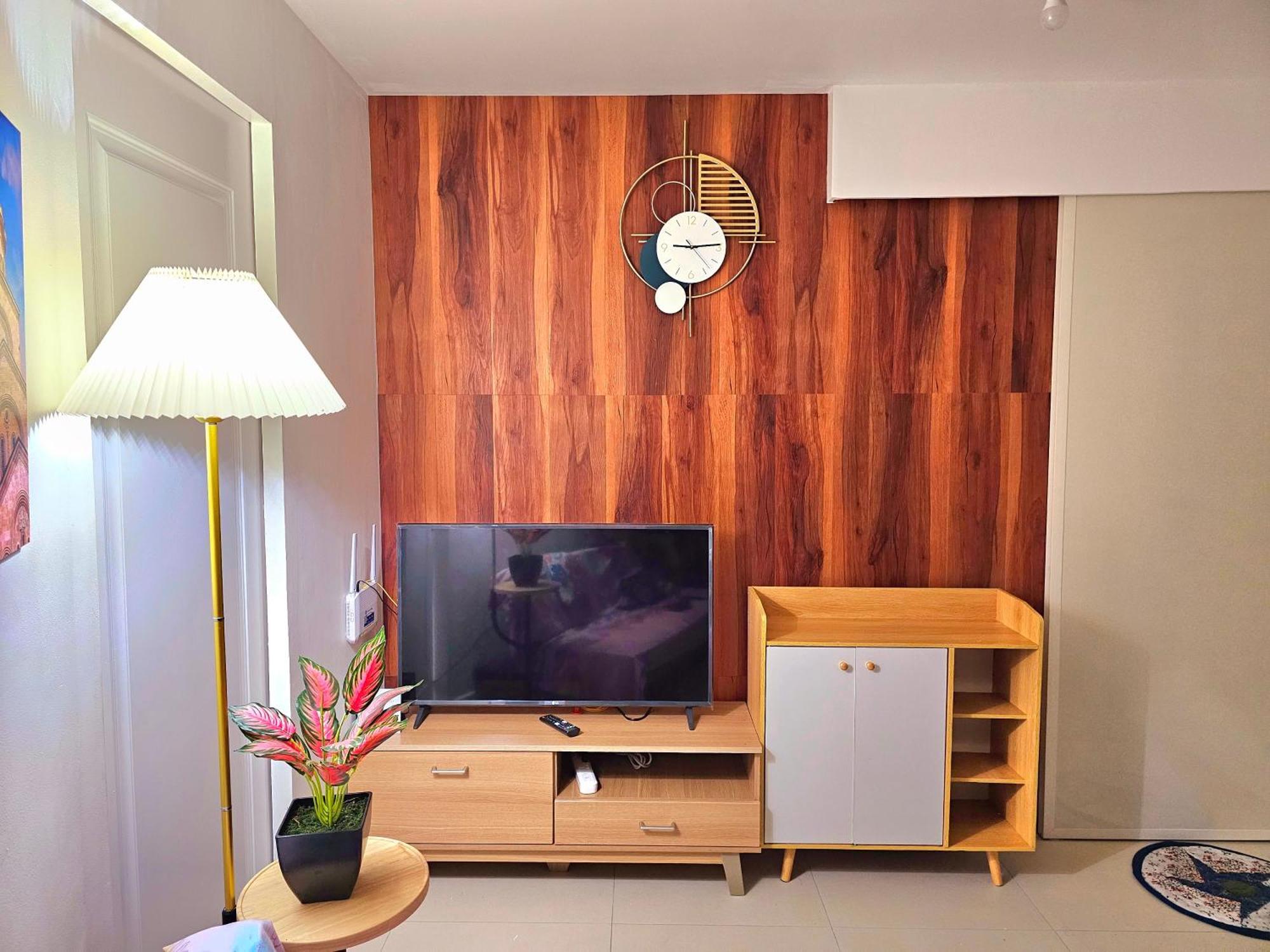 Acellyne'S Suites At The Residences At Commonwealth By Century เกซอนซิตี้ ภายนอก รูปภาพ