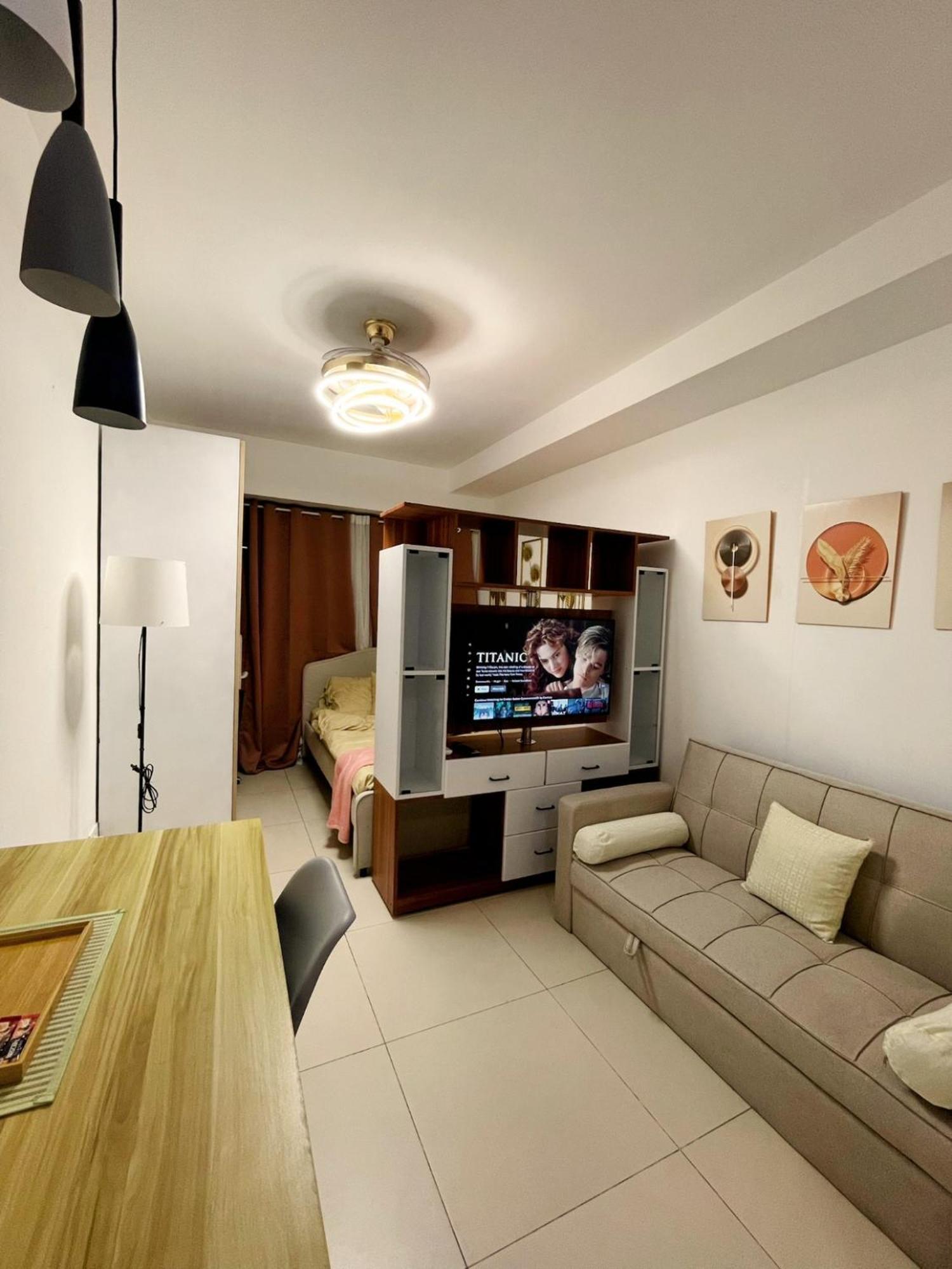 Acellyne'S Suites At The Residences At Commonwealth By Century เกซอนซิตี้ ห้อง รูปภาพ